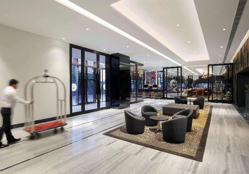 Fotos del hotel Novotel Chennai Chamiers Road:  3