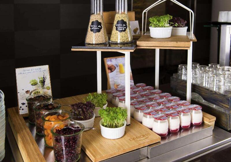 Fotos del hotel Novotel Chennai Chamiers Road:  5