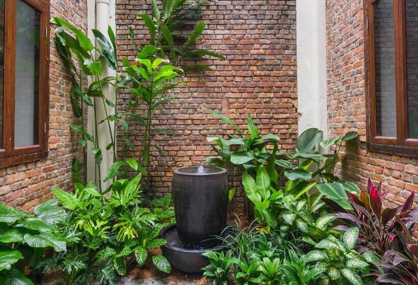 Fotos del hotel Treasures Hotel And Suites:  20