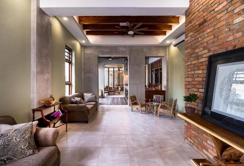 Fotos del hotel Treasures Hotel And Suites:  3