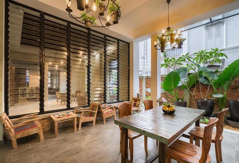 Fotos del hotel Treasures Hotel And Suites:  25