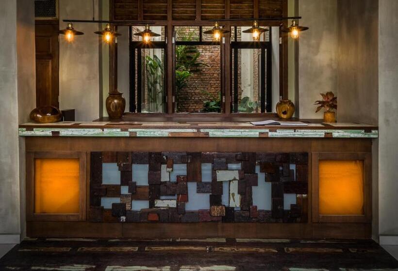 Fotos del hotel Treasures Hotel And Suites:  5