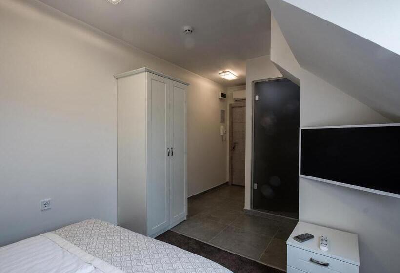 Fotos del hotel Caro Apartments & Rooms:  2