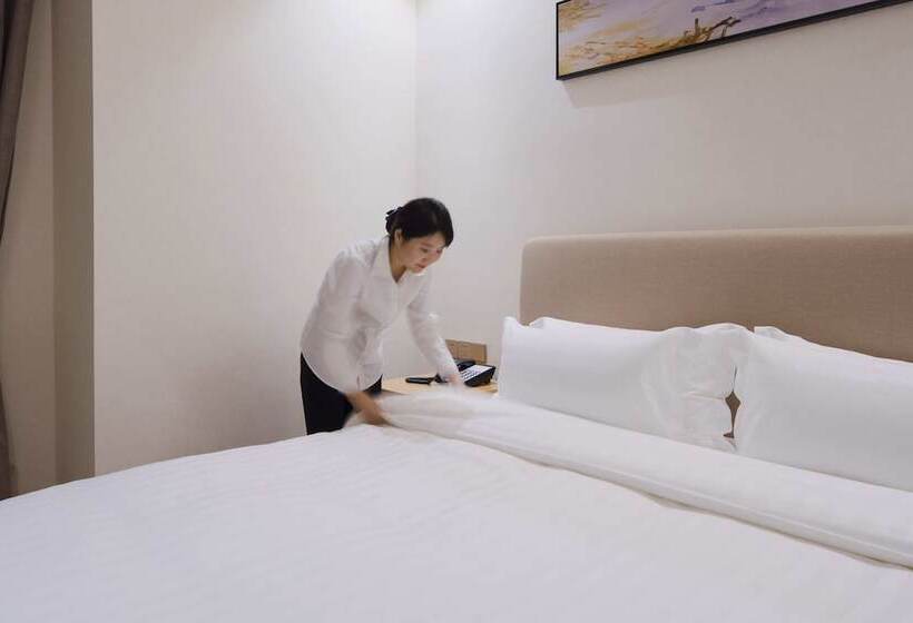 Fotos del hotel Pushi Serviced Apartment:  8