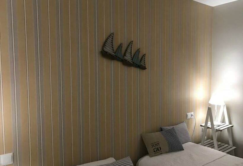 Fotos del hotel Hostal Llanda:  5