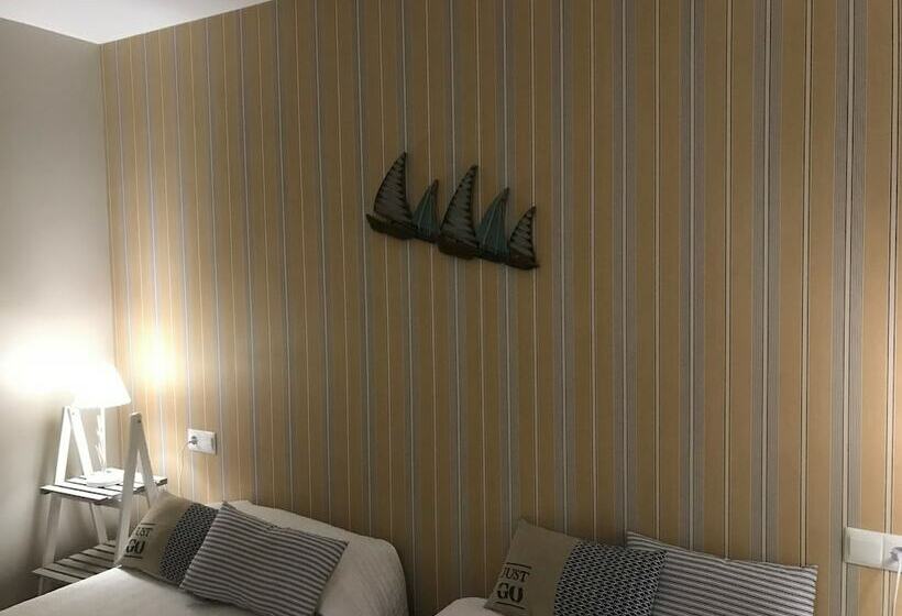 Fotos del hotel Hostal Llanda:  9