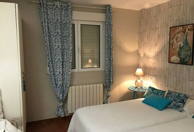 Fotos del hotel Hostal Llanda:  7