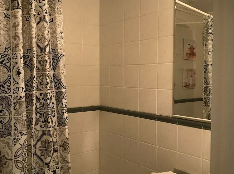 Fotos del hotel Hostal Llanda:  6