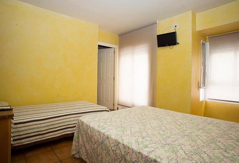 Fotos del hotel Hostal Velarde:  2