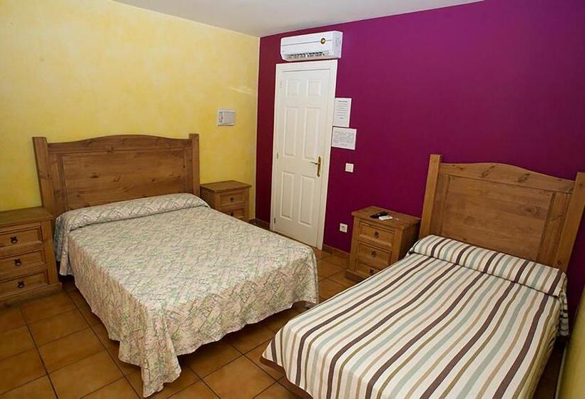 Fotos del hotel Hostal Velarde:  17