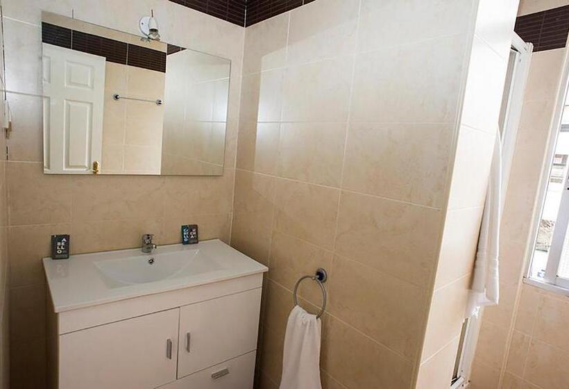 Fotos del hotel Hostal Velarde:  5