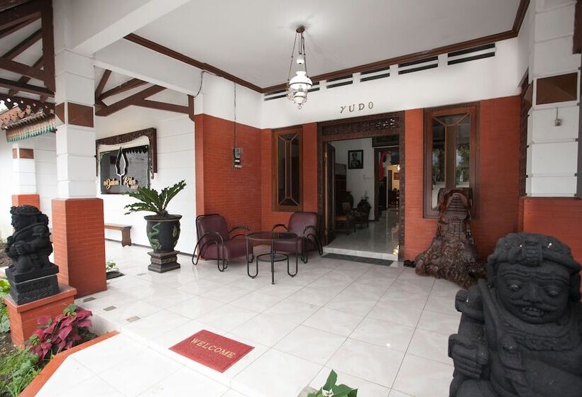 Fotos del hotel Reddoorz Near Brawijaya University:  2