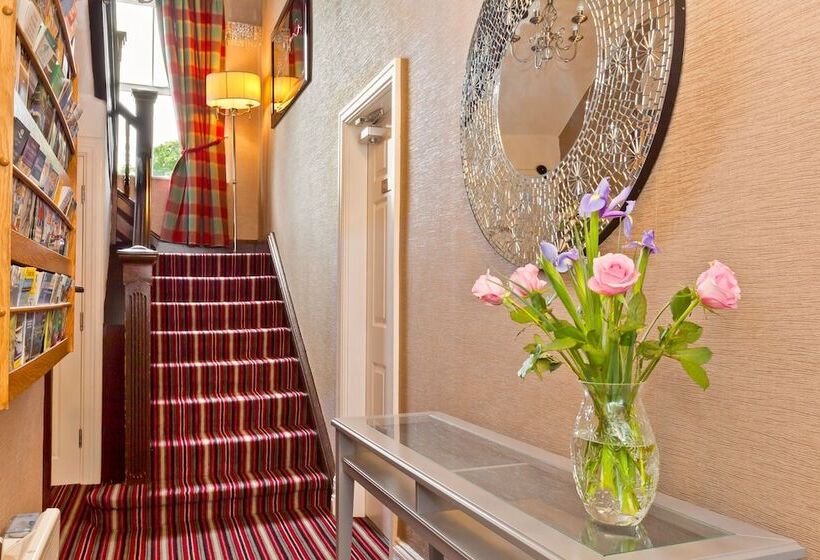 Fotos del hotel Bowness Bay Suites:  12