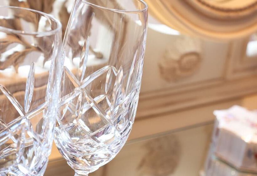 Fotos del hotel Bowness Bay Suites:  4