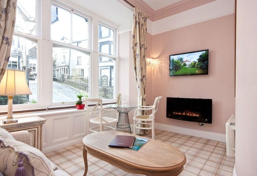 Fotos del hotel Bowness Bay Suites:  15