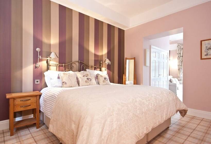 Fotos del hotel Bowness Bay Suites:  17