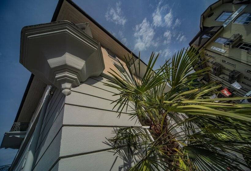 Fotos del hotel Grand Your Home With Common Kitchens:  16