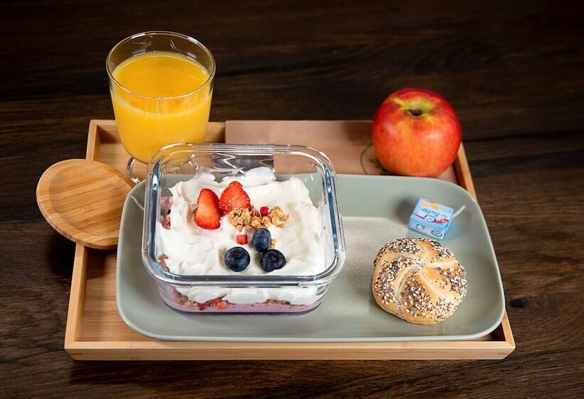 Fotos del hotel Grand Your Home With Common Kitchens:  8