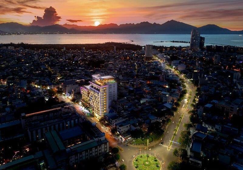 Fotos del hotel New Orient Hotel Danang:  10