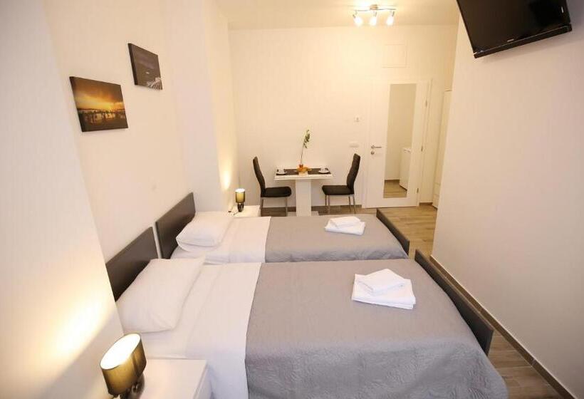 Fotos del hotel Sites Of Zadar Apartments:  3