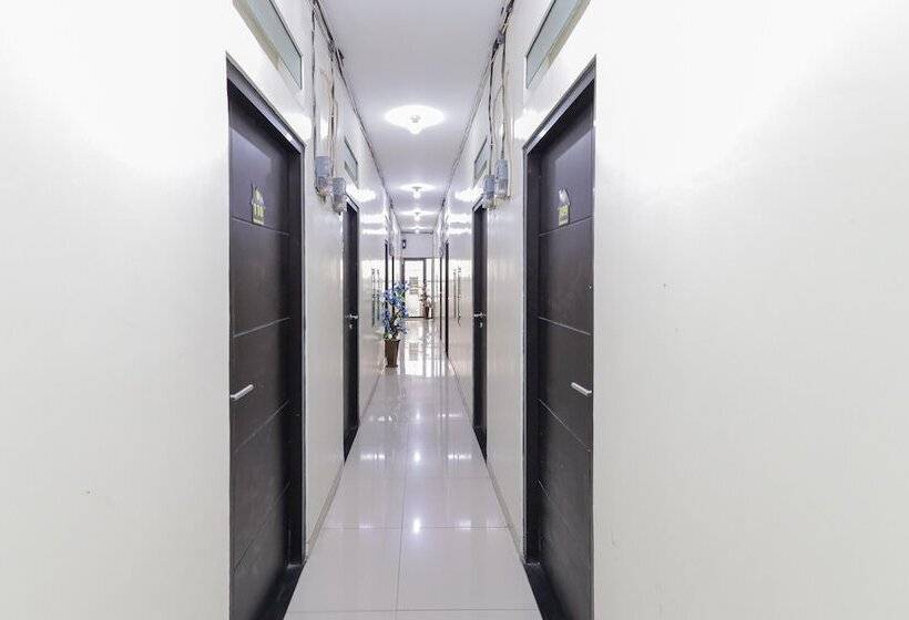 Fotos del hotel Reddoorz Plus Near Upn Veteran 2:  3