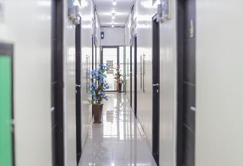 Fotos del hotel Reddoorz Plus Near Upn Veteran 2:  4