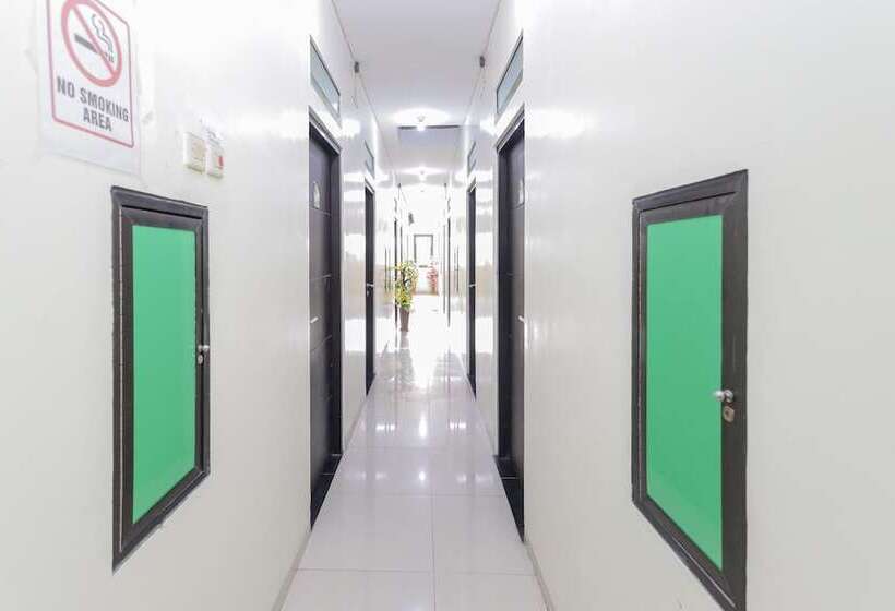 Fotos del hotel Reddoorz Plus Near Upn Veteran 2:  5