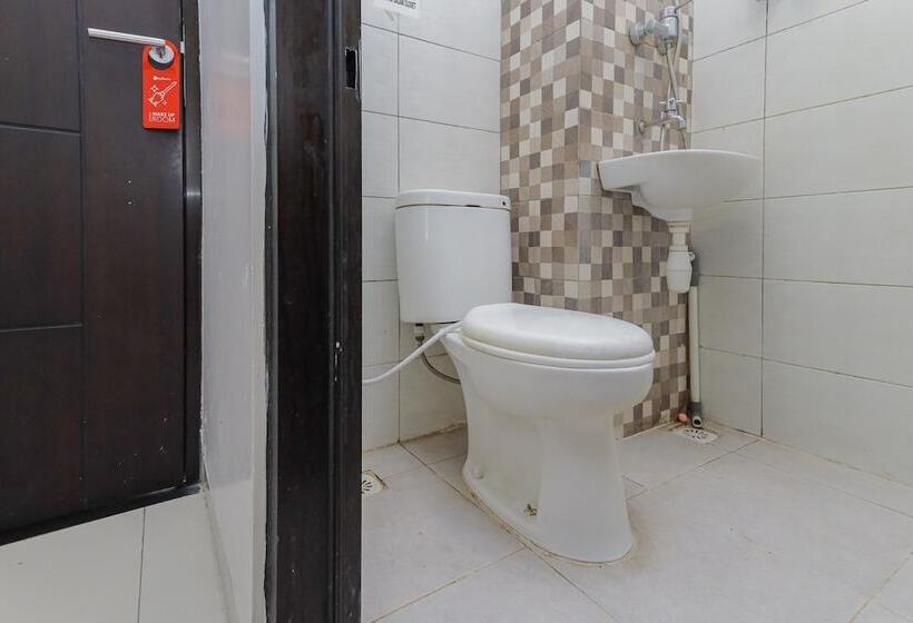 Fotos del hotel Reddoorz Plus Near Upn Veteran 2:  8