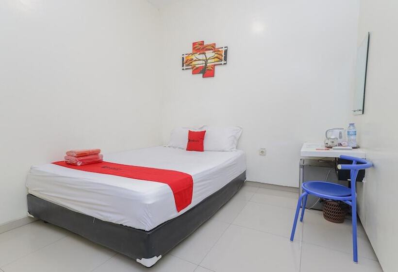 Fotos del hotel Reddoorz Plus Near Upn Veteran 2:  15