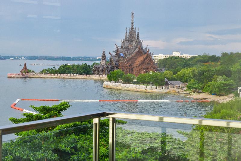 Fotos del hotel Golden Tulip Pattaya Beach Resort:  3