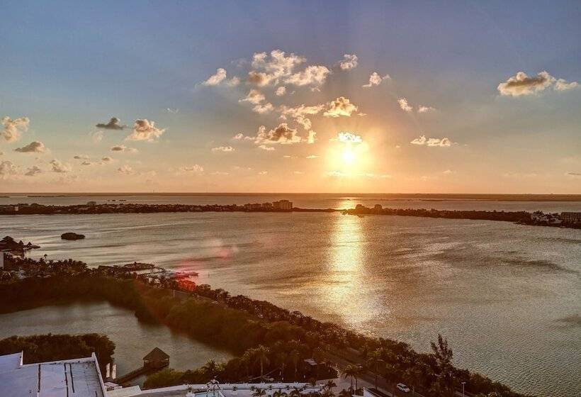 Fotos del hotel Royalton Chic Suites Cancun Resort & Spa Adults Only  All Inclusive:  20