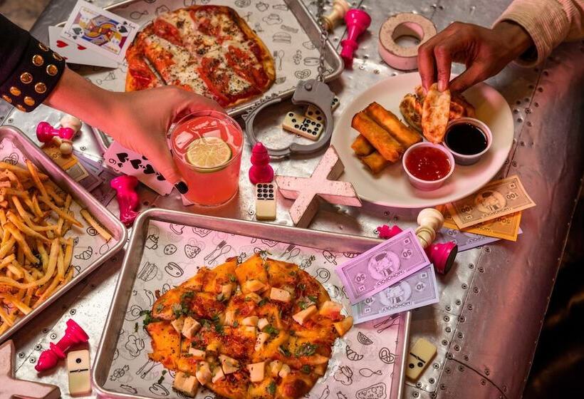 Fotos del hotel Moxy Washington Dc Downtown:  2