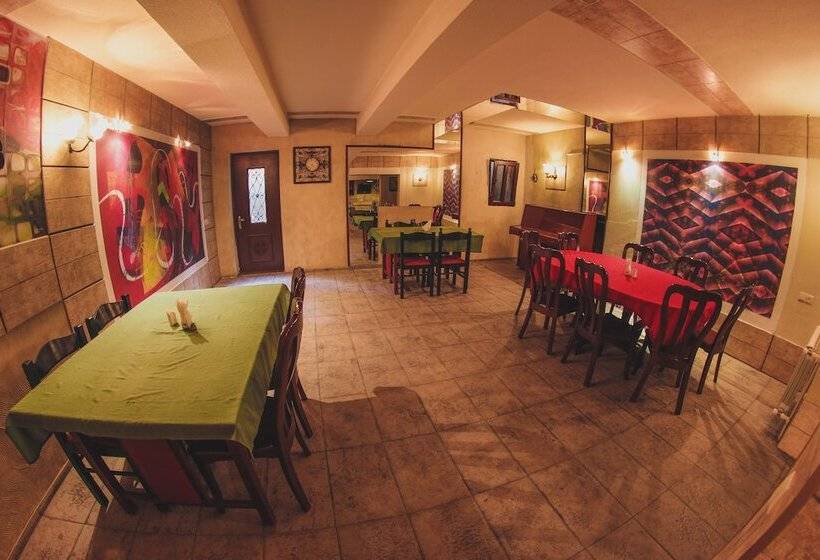 Fotos del hotel Rogas Home:  9