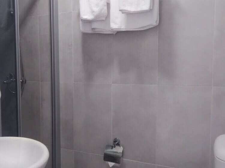 Fotos del hotel Rogas Home:  8