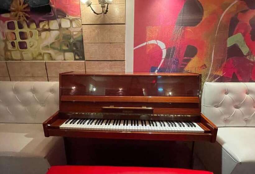 Fotos del hotel Rogas Home:  3