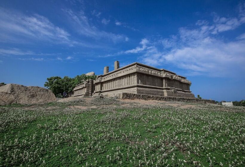 Fotos del hotel Landmark Pallavaa Beach Resorts:  3