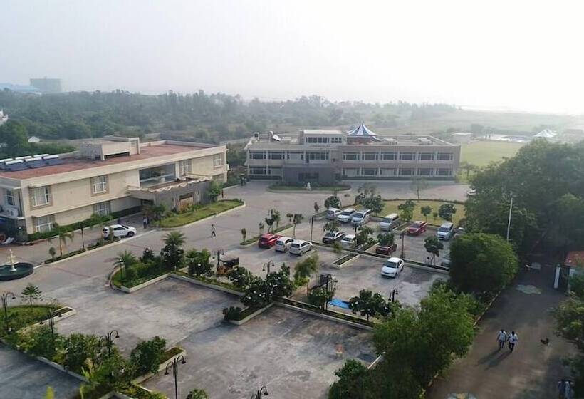 Fotos del hotel Landmark Pallavaa Beach Resorts:  6