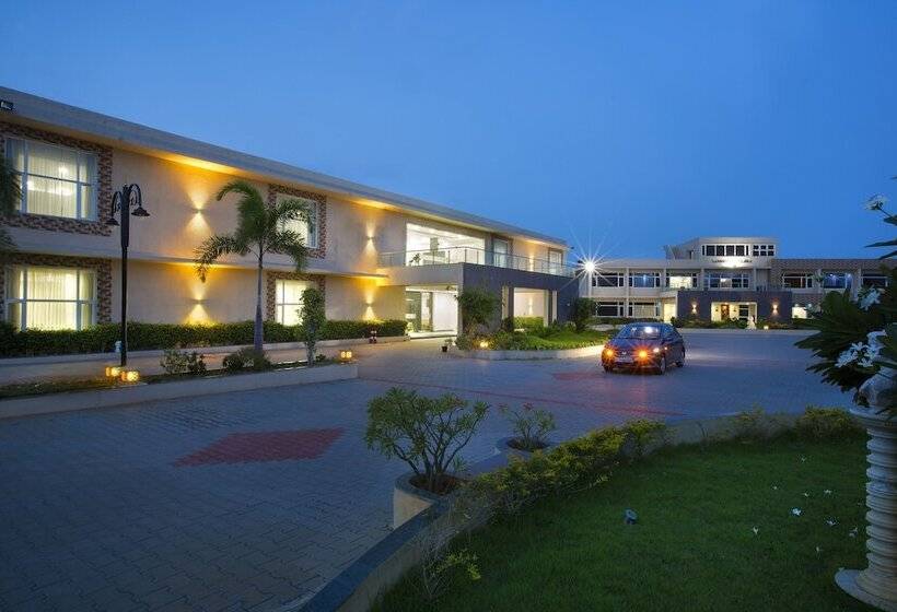 Fotos del hotel Landmark Pallavaa Beach Resorts:  10