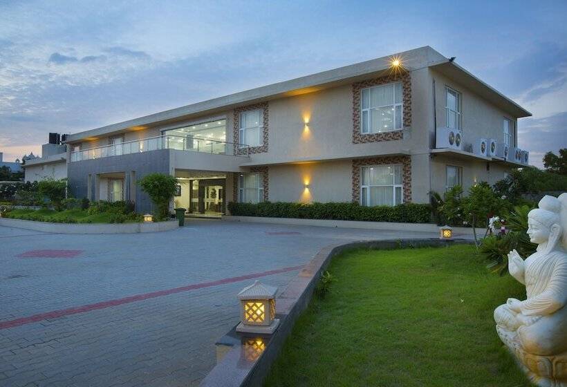 Fotos del hotel Landmark Pallavaa Beach Resorts:  11