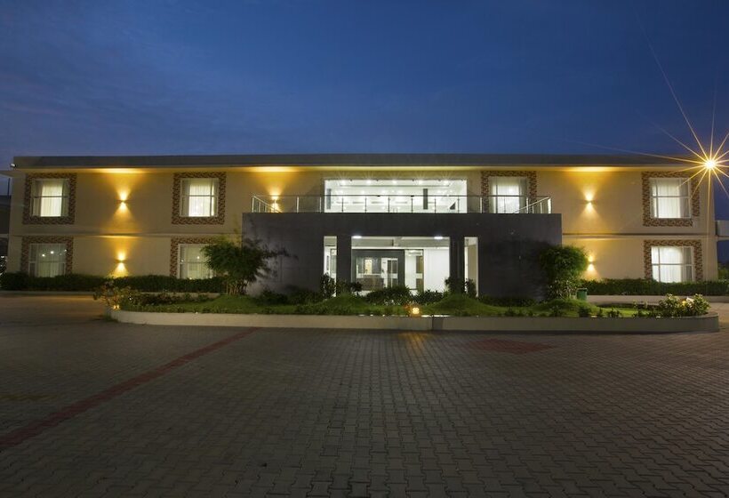 Fotos del hotel Landmark Pallavaa Beach Resorts:  13