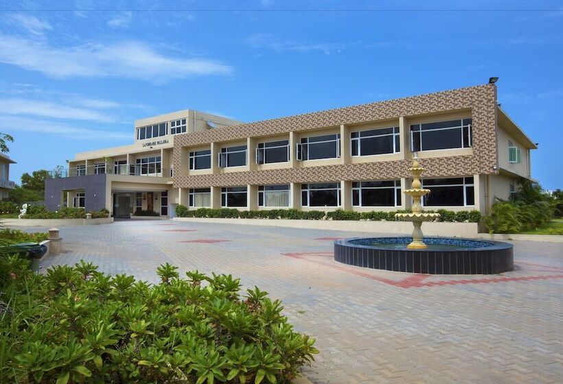 Fotos del hotel Landmark Pallavaa Beach Resorts:  15