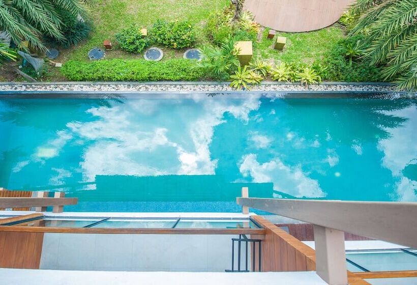 Riverside Floral Inn