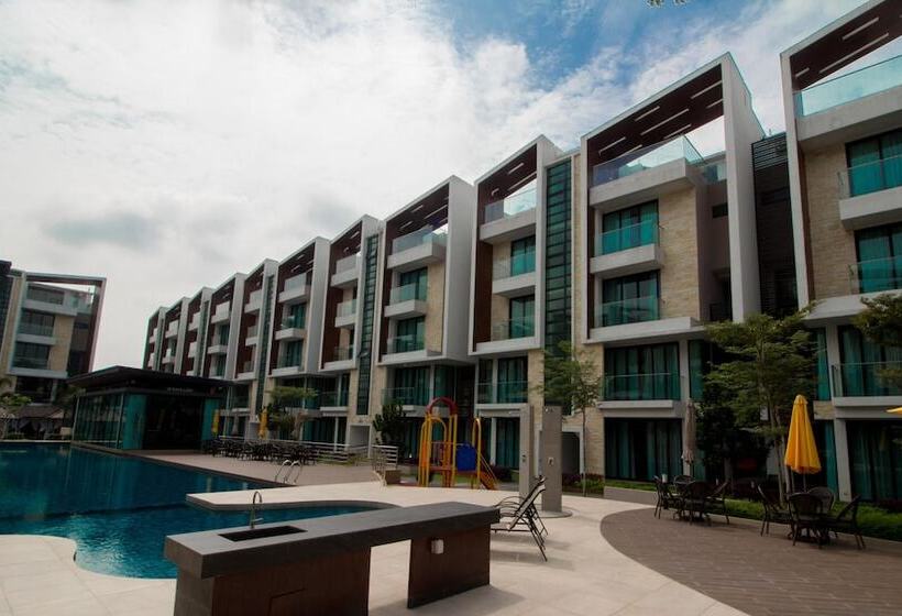 Tropical Villa Service Suite