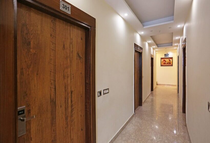 Oyo 18999 Flagship Prakash Continental