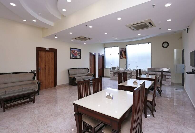 Fotos del hotel Oyo 18999 Flagship Prakash Continental:  15