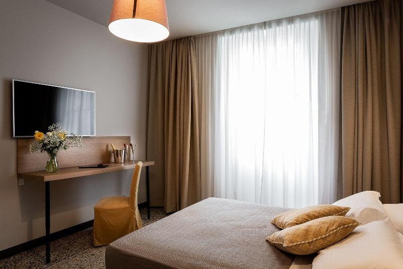 Fotos del hotel Hnn Luxury Suites:  12