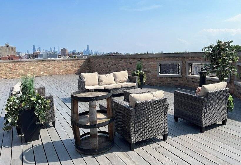 The Chicago Hotel Collection Wrigleyville