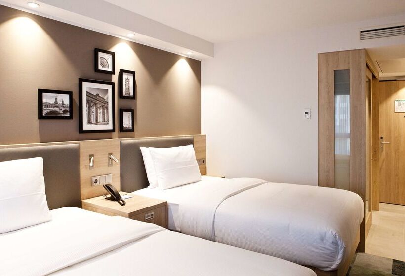 Fotos del hotel Hampton By Hilton Berlin City East Side Gallery:  2