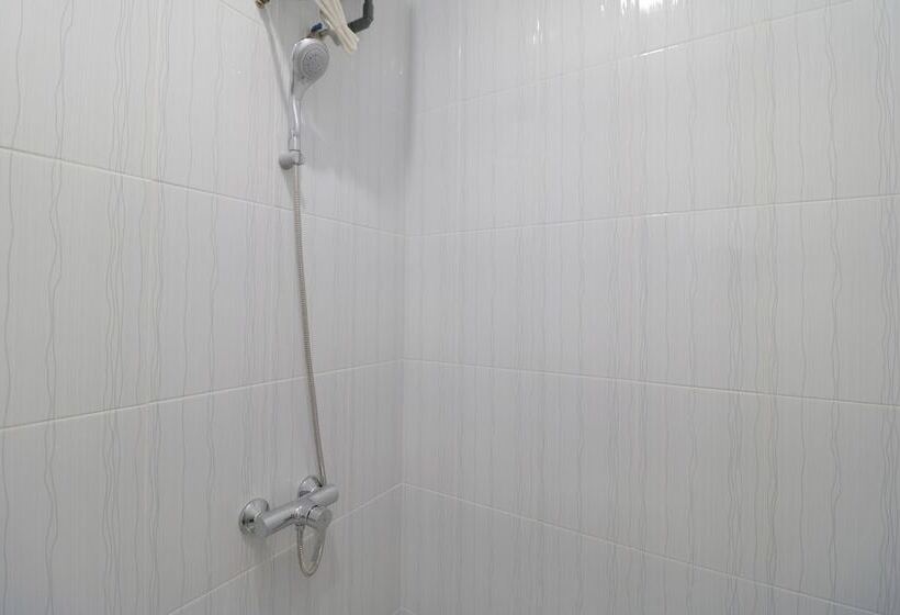 Fotos del hotel Reddoorz Plus Near Kepri Mall:  5