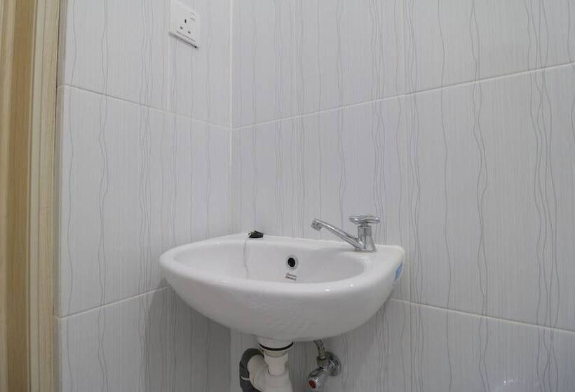 Fotos del hotel Reddoorz Plus Near Kepri Mall:  6